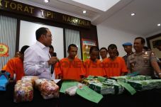 6 Buronan Kabur Ditangkap,...