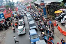 Bangun Jalur Lintas...