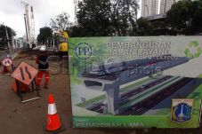 Pembangunan Jalan Layang...