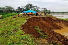 Tanggul Sungai Citanduy...