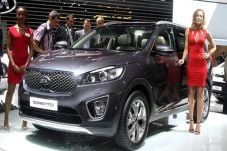 Kia Motors Resmi Perkenalkan...