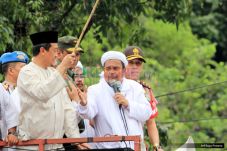Ustaz Bachtiar dan Rizieq...