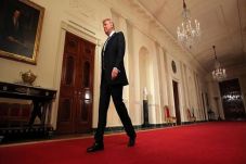 Trump Perintahkan Serangan...