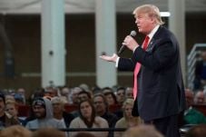 Trump Sebut Kebijakan...