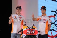 Tim Repsol Honda Resmi...