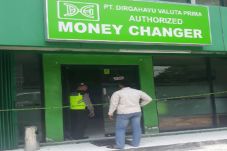 Perampok Satroni Money...