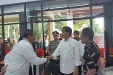 Jokowi Apresiasi Alfamart...