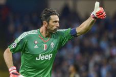 Buffon Keukeuh Ingin...