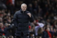 Mourinho Minta Anggota...