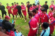 Lawan Persib di Piala...