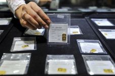 Antam Targetkan Jual...