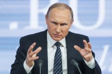 Sebut Putin Pembunuh,...