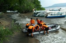 Dua Nelayan Banyuwangi...