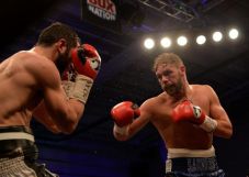 Billy Saunders dan Chris...
