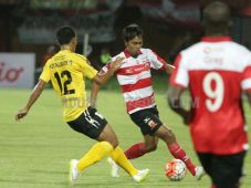 Kabau Sirah Paksa MU...