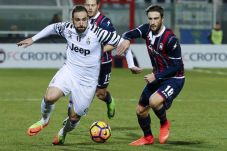 Babak I: Crotone vs...