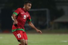 Simon: Firman Utina...