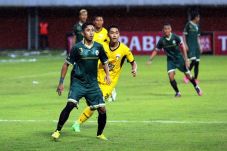 Lewat Thriller 6 Gol,...