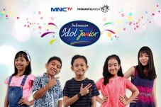 Persahabatan di Tengah...