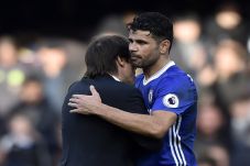 Conte Yakin Costa Bertahan...