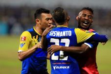 Menghadapi Goliath,...