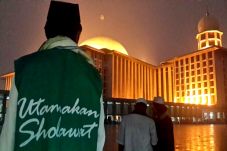 Diguyur Hujan, Ribuan...