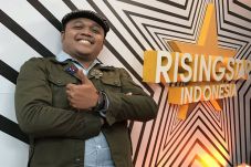 Bakal Nge-Groove, Julian...