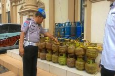 Polda Jambi Gerebek...