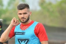 Striker Asal Iran Cabut...
