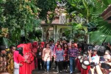 Nyoblos di TPS 027,...