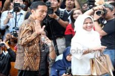 Jokowi dan Istri Coblos...