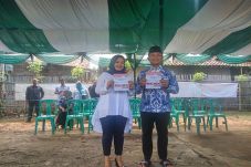 Nyoblos di TPS 14, Andika...