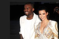 Kanye West Buat Kejutan...