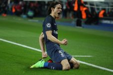Rayakan Ultah, Cavani...