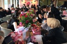 HighEnd Gelar Make Up...