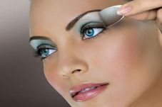 5 Warna Eyeliner Ini...