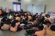 Sekolah Terendam Banjir...