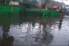 Hujan Deras, Kemang...