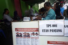 Lagi, Anies-Sandi Menang...