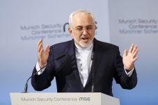 Iran: Penggunaan Senjata...