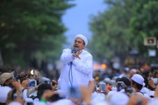 Habib Rizieq Bakal Ajukan...