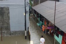 Banjir Landa Jakarta,...