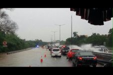 Banjir Rendam Satu Lajur,...