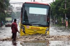 Ruas Jalan Tergenang,...