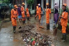 Banjir Mulai Surut,...