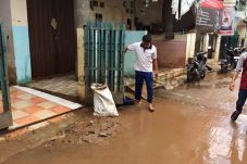 Banjir Surut, Warga...
