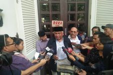 Dukung Anies-Sandi,...