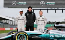 Mercedes Resmi Luncurkan...