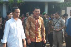 Semobil dengan Terdakwa,...
