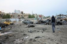 Dendam, Irak Bombardir...